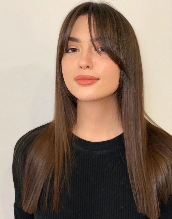 15 Hot Baddie Hairstyles Latina Straight hair Looks You Need 19 Straight Hair with Curtain Bangs