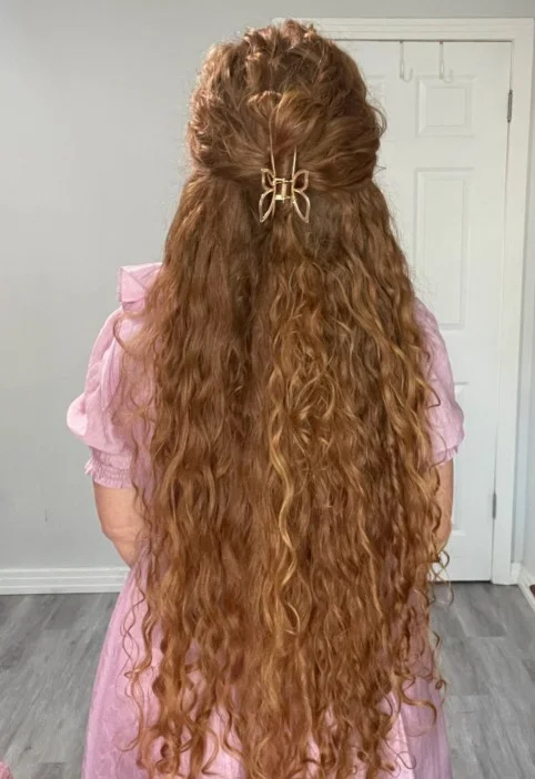 Curly Half-Up Clip