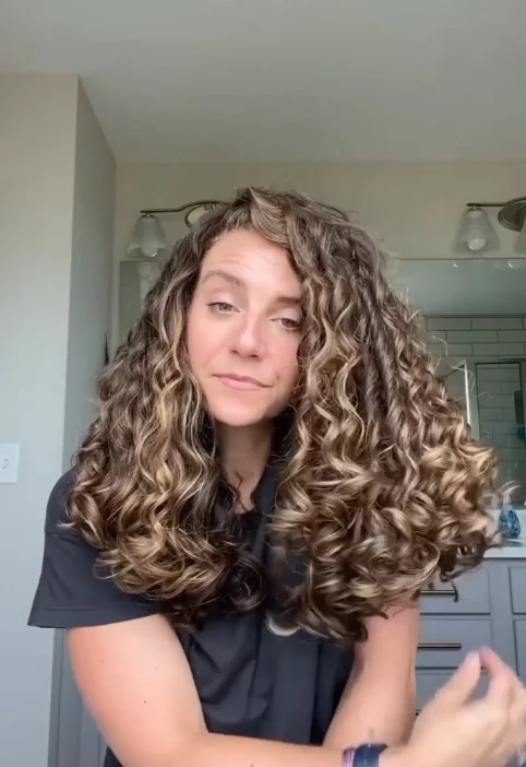 Curly Side-Part Twist