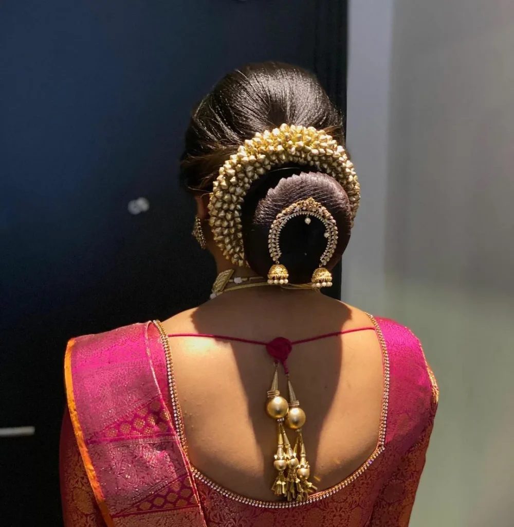 Sleek Bun with Rakodi