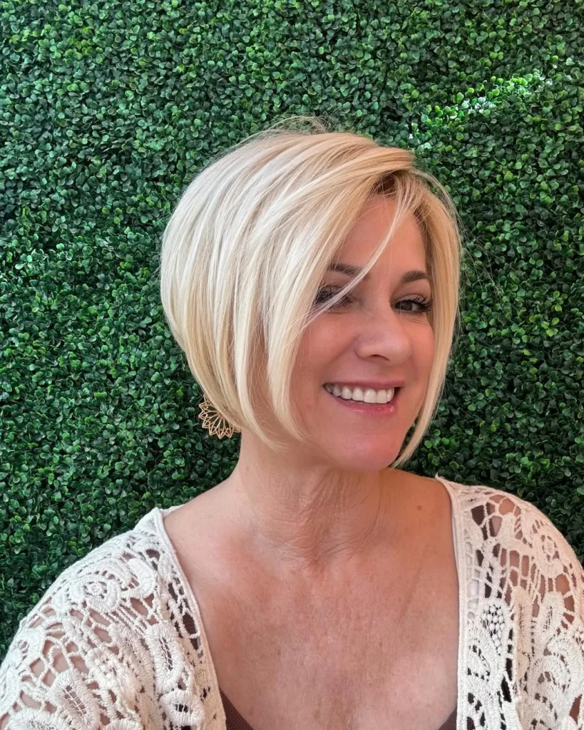Angled Pixie Bob