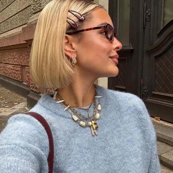 Italian Bob with Hair Clips