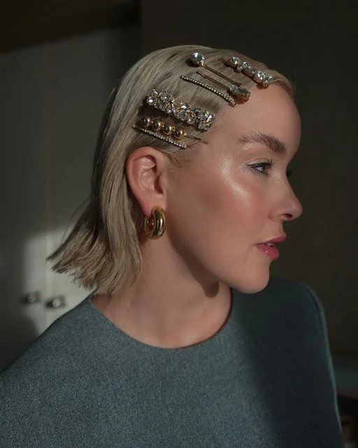 Sleek Bob with Gem Pins