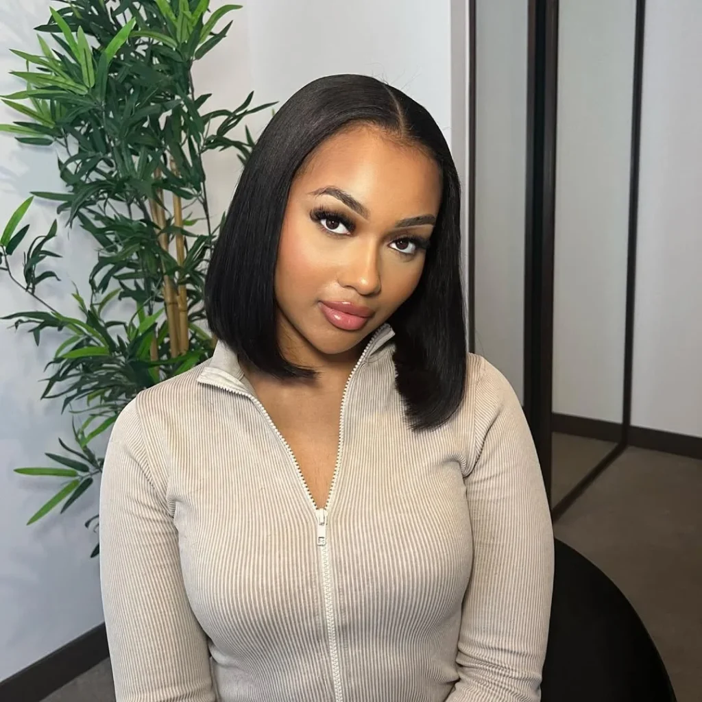 Middle-Part Relaxed Bob