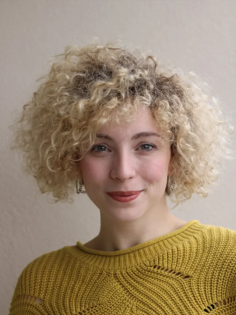 Defined Curl Bob